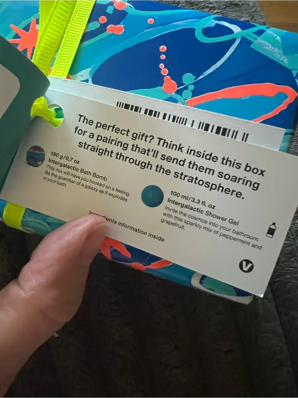 LUSH INTERGALACTIC BATH GIFT SET SHOWER GEL & BATH BOMB BRAND NEW